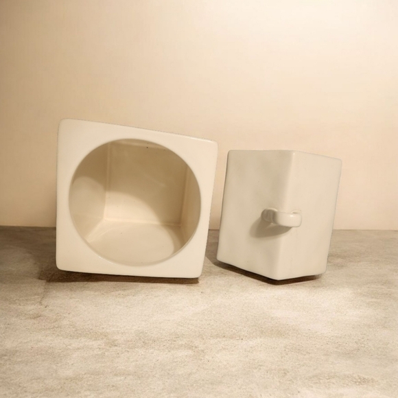 Rae Dunn ceramic LOVE Valentines Day Jar - Picture 3 of 4